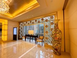 点击看大图 -上海复旦皇冠假日酒店·宴会厅