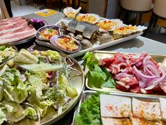 -围炉肉舍•炭烤活鳗•丹东海鲜烤肉(步行街店)