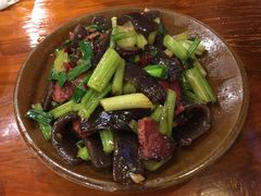 腊肉炒蕨粑-苗湘食府(十年店)