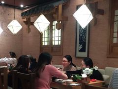 大堂-云海肴·汽锅鸡·云南菜(天山百盛优客店)