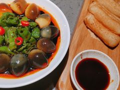 青椒皮蛋-老佛爷铜炉蛙锅(东门老街店)
