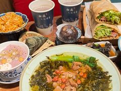 -八月美食小馆(银泰城总店)