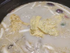 -洪氏嗨捞·广东猪肚鸡·椰子鸡火锅(西咸万象城店)