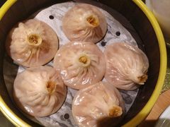 杭州蟹黄小笼包-老头儿油爆虾·知味杭州(爱琴海购物中心)