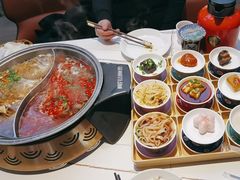 -阿瓦山寨·湘菜现炒·剁椒鱼头王(咸阳总店)
