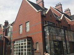 -钟书阁(松江泰晤士小镇店)