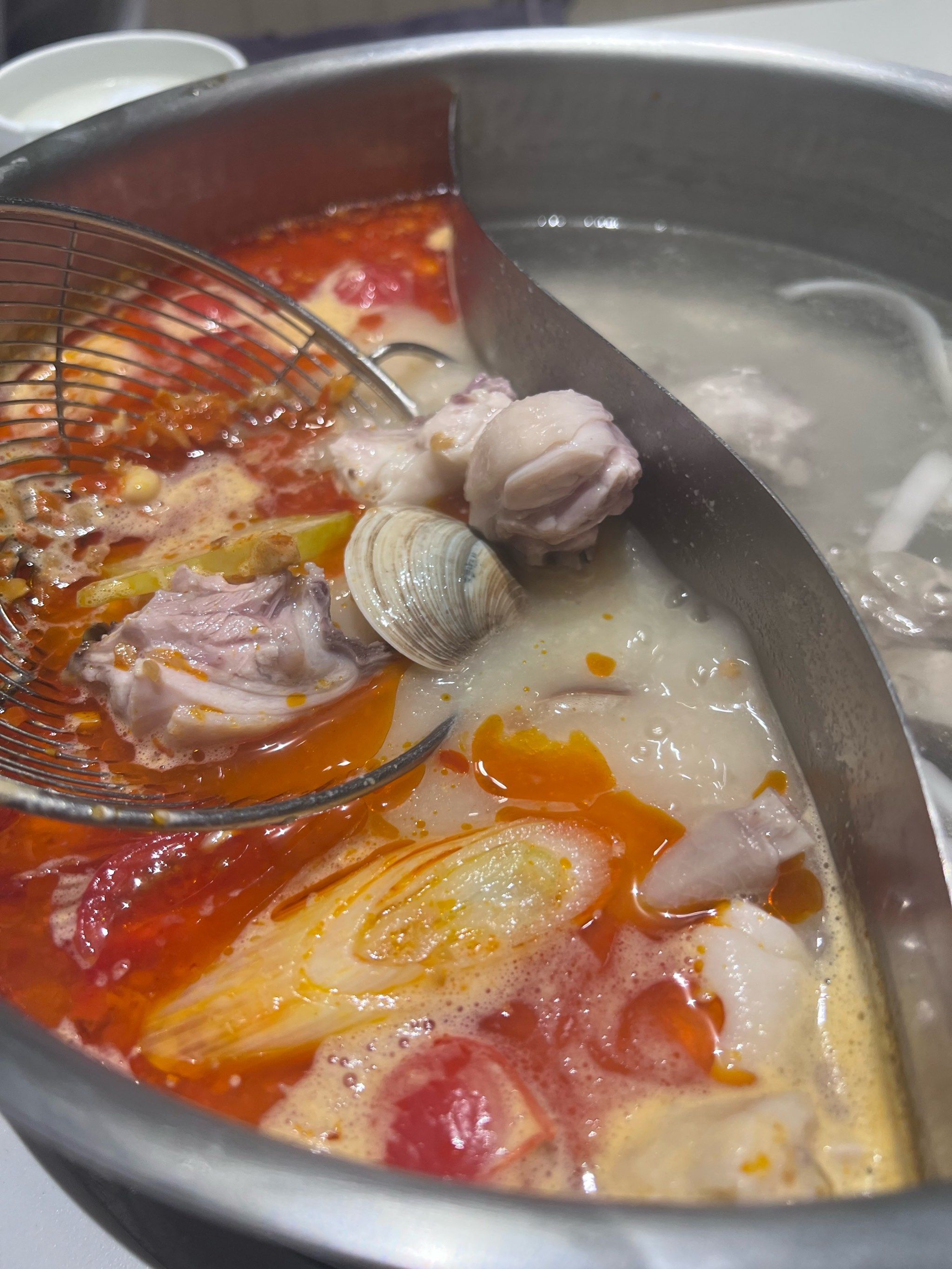 糟粕醋跟椰子鸡鸳鸯锅一次让你吃够