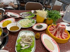 -四囍码头海鲜烧烤自助火锅(外滩南京东路悦荟广场店)