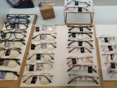 -J-Optical佳视明眼镜·蔡司视觉(青岛金茂览秀城店)