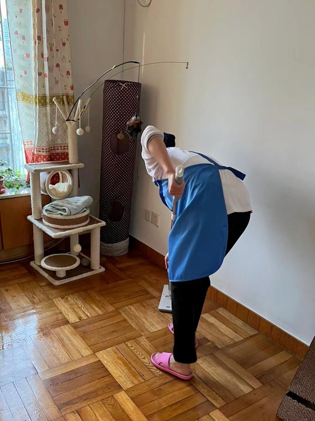 我住在阿姨家上班