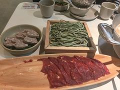 -左庭右院鲜牛肉火锅(金山万达店)