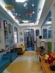 -鲸鱼堡亲子恒温泳池游泳俱乐部(彰泰天街店)
