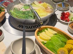 -左庭右院鲜牛肉火锅(金山万达店)