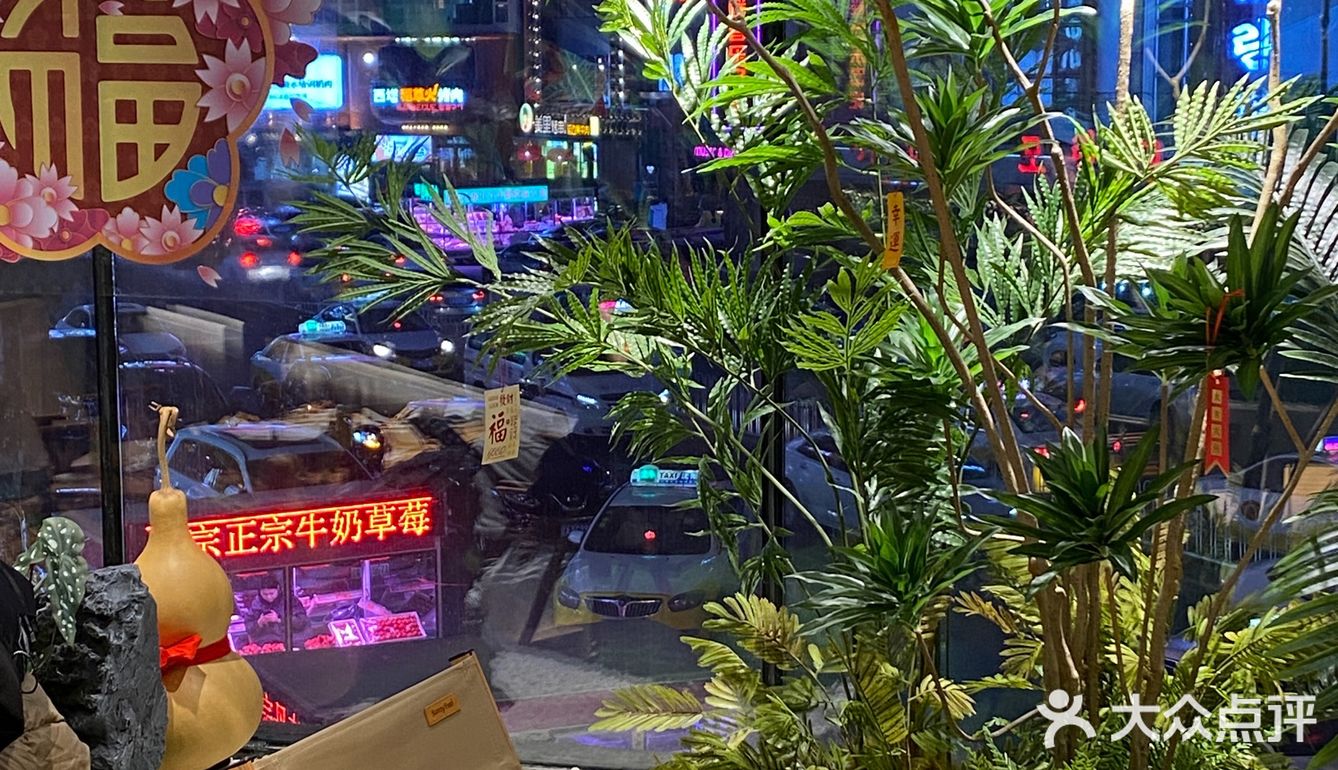 最近听说西塔开了一家露营风的串儿店，就想着来看一看