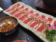 -臻牛烤肉
