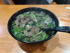 -莱莱小笼·乔艾