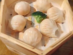 长隆招牌靓虾饺-彩蝶谷美食廊·粤式经典南番顺·铁板烧烤泰风味(广州长隆酒店)