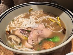 -刀小蛮半只鸡过桥米线(家乐福四元桥店)
