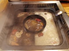 -老牌坊云南鱼豆花火锅(爱建店)