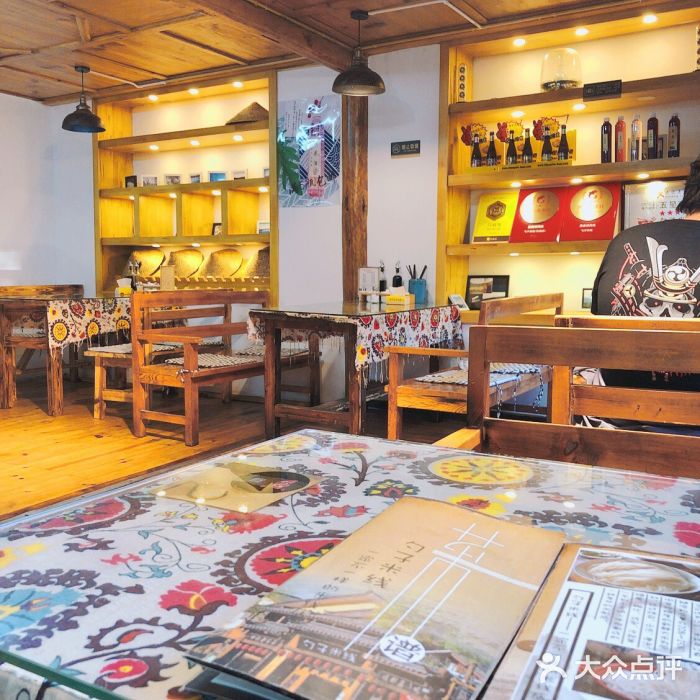 勺子米线·云南传统小吃市集(四方街店)大堂图片