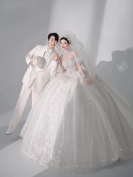 -喜爱高定婚纱摄影