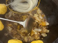 -粘豆包柴火铁锅炖
