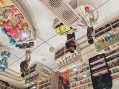 -钟书阁(群光广场店)