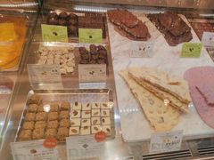 -VENCHI 闻绮(广州太古汇店)