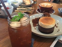 -ROAST coffee & eatery