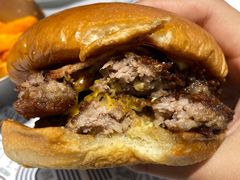 -TRIPS BURGER(大钟寺店)