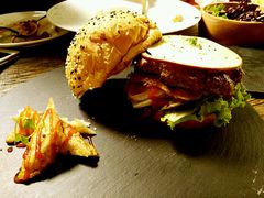 -HIGH FIVE哈福手工汉堡(桂林路店)