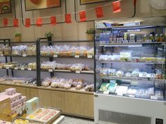 面包甜点陈列柜-仟吉KenGee(华鼎丽都国际店)