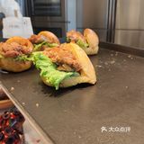 全国首店｜一口沦陷！这家面包店我能炫一辈子