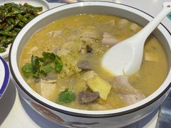 -雪乡人家东北菜·铁锅炖一切(高斯路店)