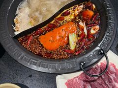 -宽板凳老灶火锅(台湾街店)