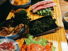 -明洞阿姨·韩式酱蟹烤肉·创意料理(三元桥店)