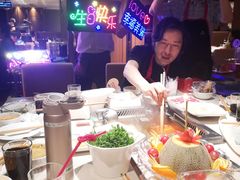 -海底捞火锅鲜切牛肉主题店(长寿路店)
