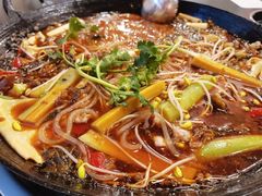 老铁锅秘制美蛙-鸿顺老铁锅美蛙鱼府(解放碑店)