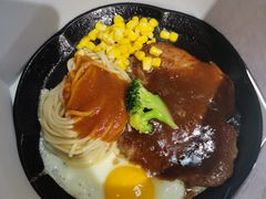 -汤姆家的牛排意面披萨(新城市广场店)