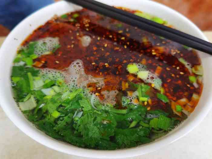 玉香宫河州牛肉拉面-"中规中矩,虽然写着河州,不过感觉还是正宗.