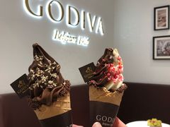 巧克力草莓双色冰淇淋-GODIVA(王府井apm店)