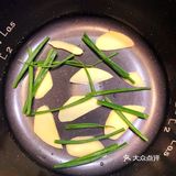 超级好吃的~电饭锅烤鸡~