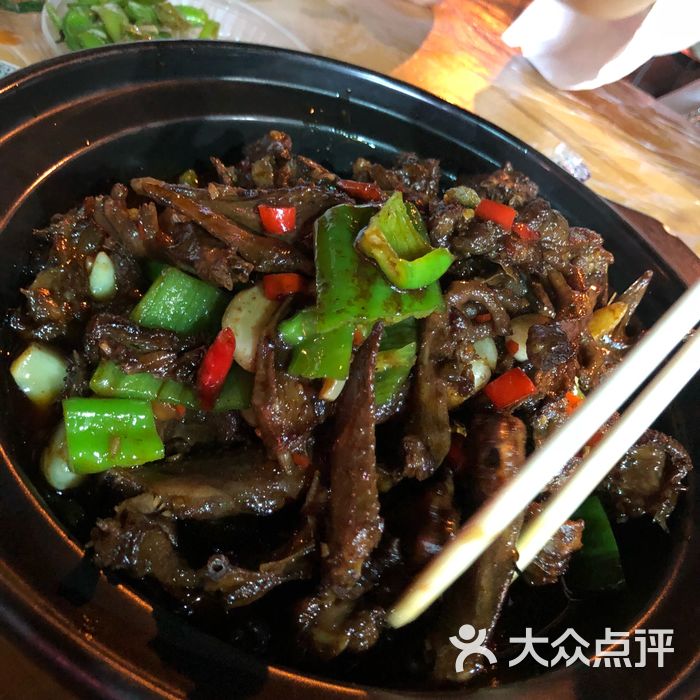 荆沙鸽子店干锅乳鸽图片