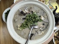 -芦茨金富饭庄·25年老字号·专做稻草鸡