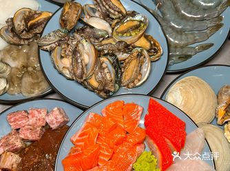 火锅+烤肉，海鲜不限量的自助餐值得冲