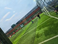 -健龙森俱乐部·游泳·健身·羽毛球综合体育馆