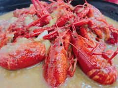 -虾弄弄海派小龙虾·牛羊蝎子火锅