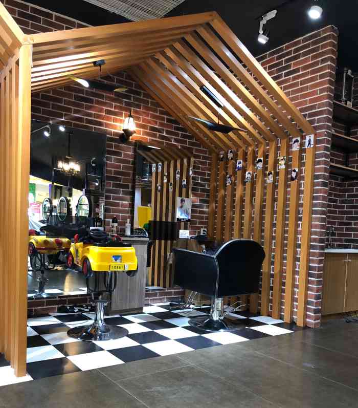 银星造型(中东七彩城店)