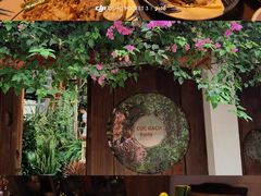 -Cuc Gach Quan Restaurant