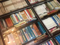 -钟书阁(松江泰晤士小镇店)